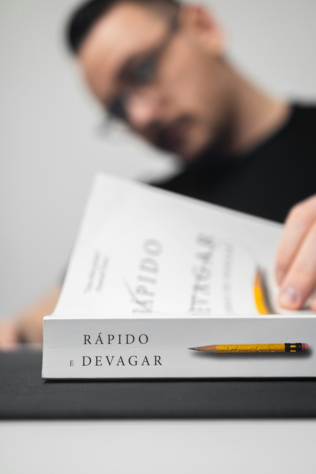 Direito do Trabalho e Previdenciário: o que está em jogo em O que acontece se a empresa não comparecer à audiência?