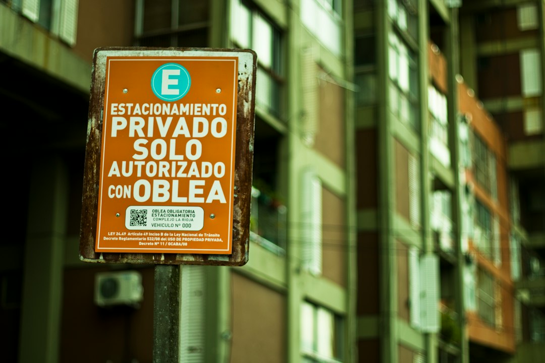 Direito Tributário: o que está em jogo em Infração 541-00: estacionar em desacordo com as posições estabelecidas no CTB