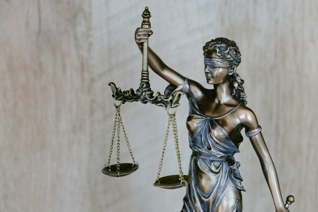 Direito e Administração Pública: o que está em jogo em Infração 761-71: usar veículo para interromper deliberadamente a circulação na via