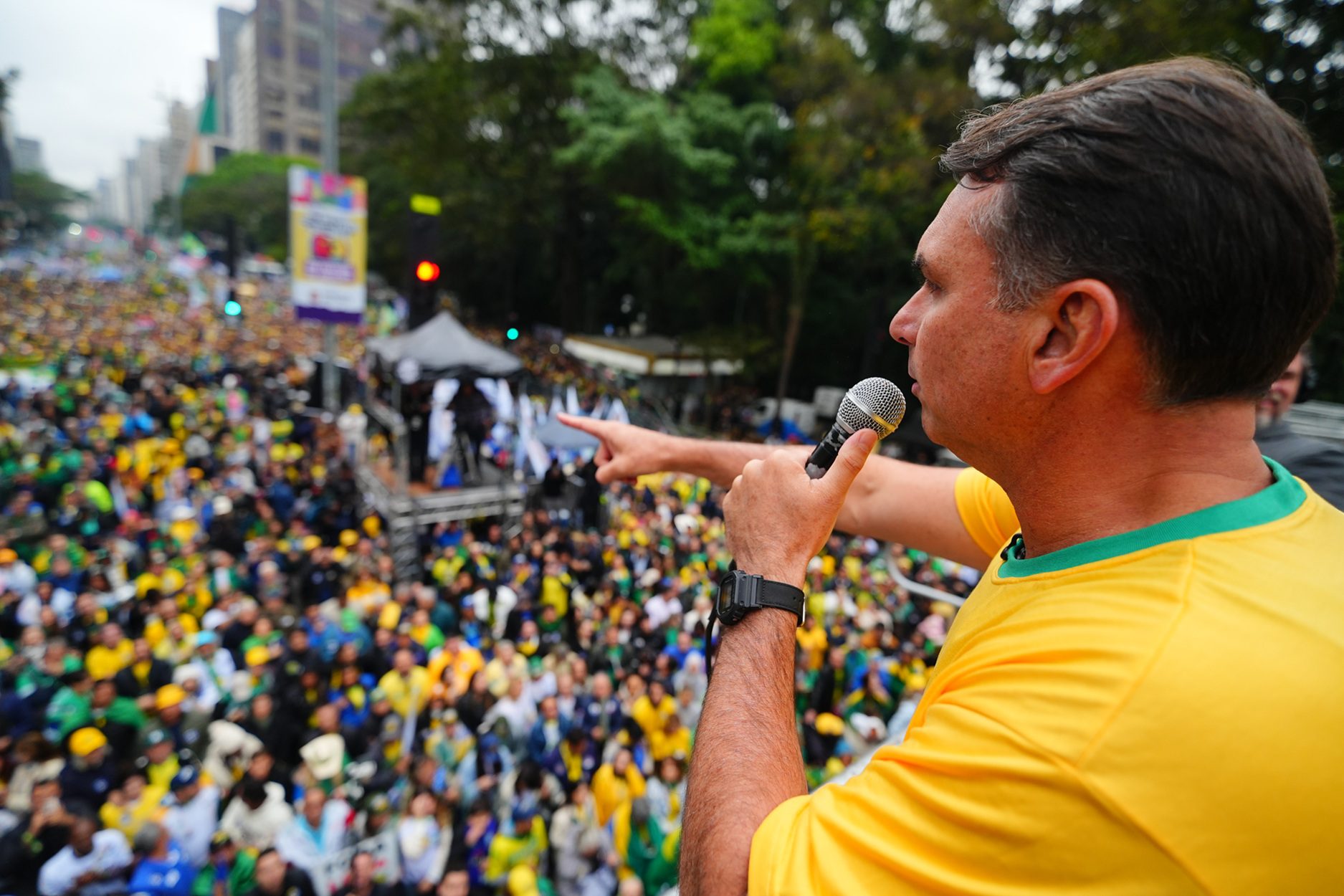 Jurisprudência e Instituições: o que está em jogo em Ato de Flávio Bolsonaro confirma resiliência do bolsonarismo, mas sem força disruptiva de anos atrás