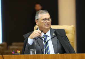Dino dá 90 dias para que União reavalie as normas da CVM