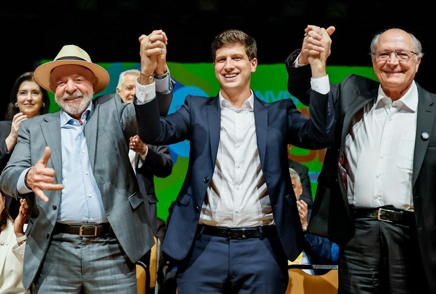 João Campos confia em Lula e na tradição familiar para superar seu maior desafio eleitoral