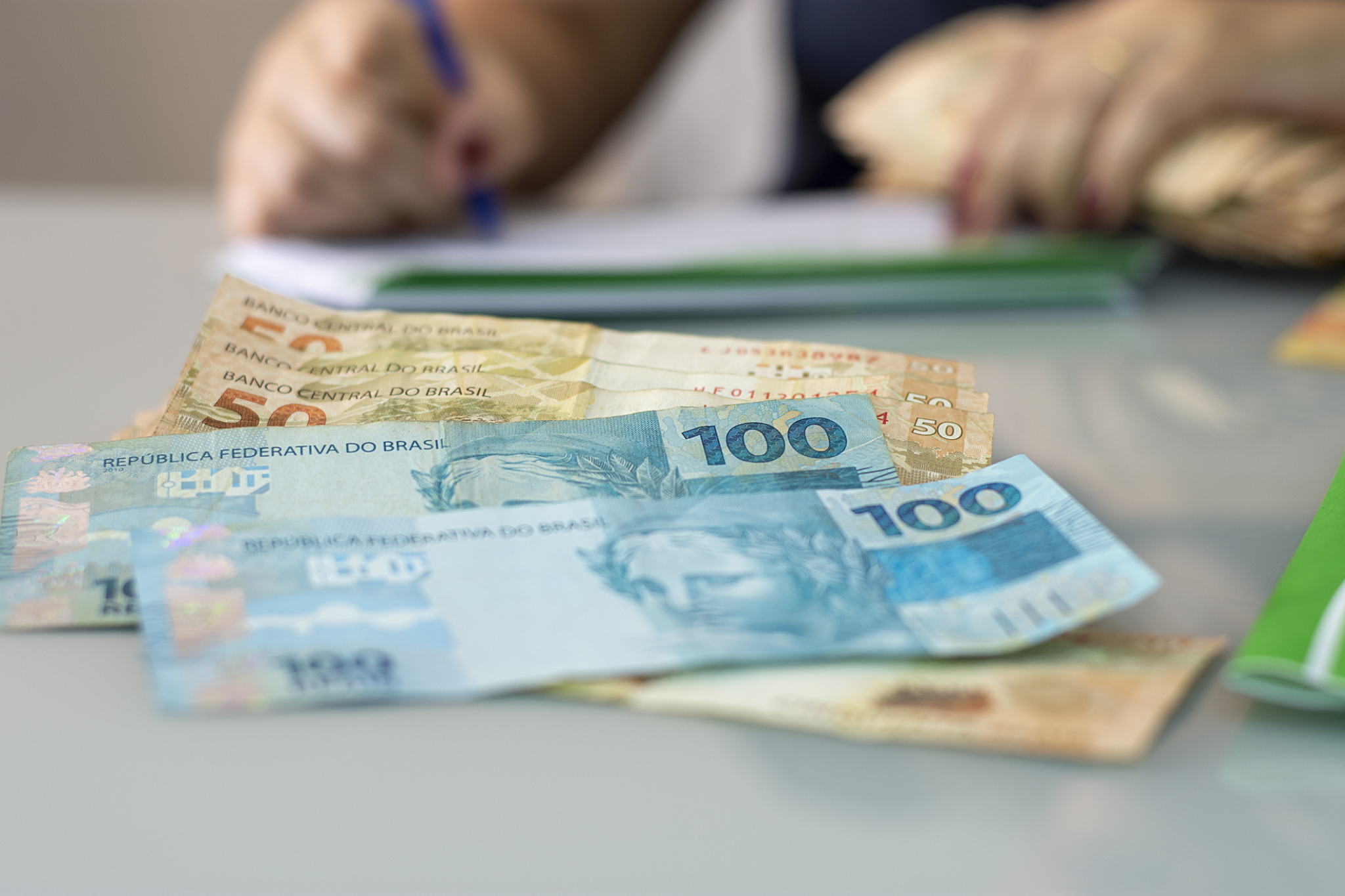 Jurisprudência e Instituições: o que está em jogo em Inadimplência recorde expõe a má qualidade do crédito no Brasil