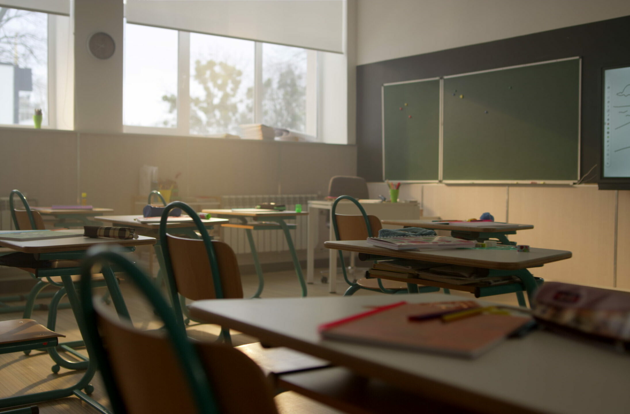 Direito e Administração Pública: o que está em jogo em Escola é responsável por assédio sexual de professor contra aluna no espaço escolar