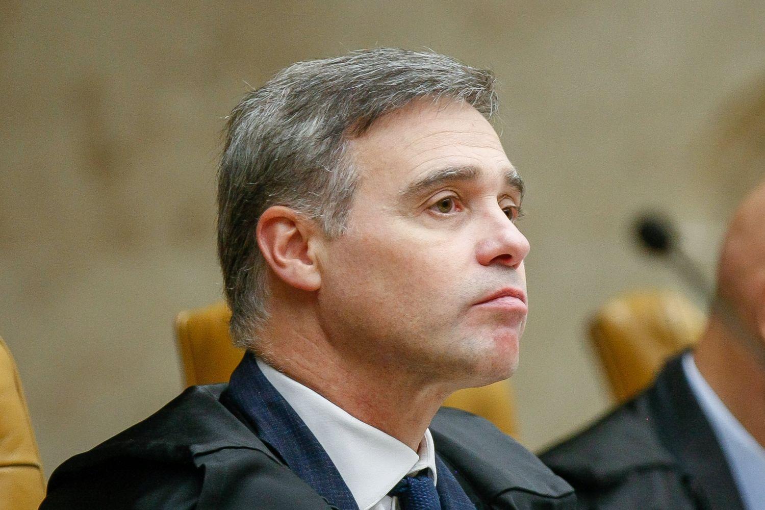 Jurisprudência e Instituições: o que está em jogo em Mendonça suspende punições por descumprimento da NR-1 e convoca conciliação