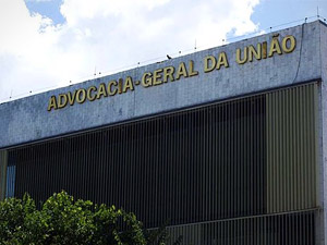 Jurisprudência e Instituições: o que está em jogo em STF mantém subordinação de órgãos da AGU a ministérios