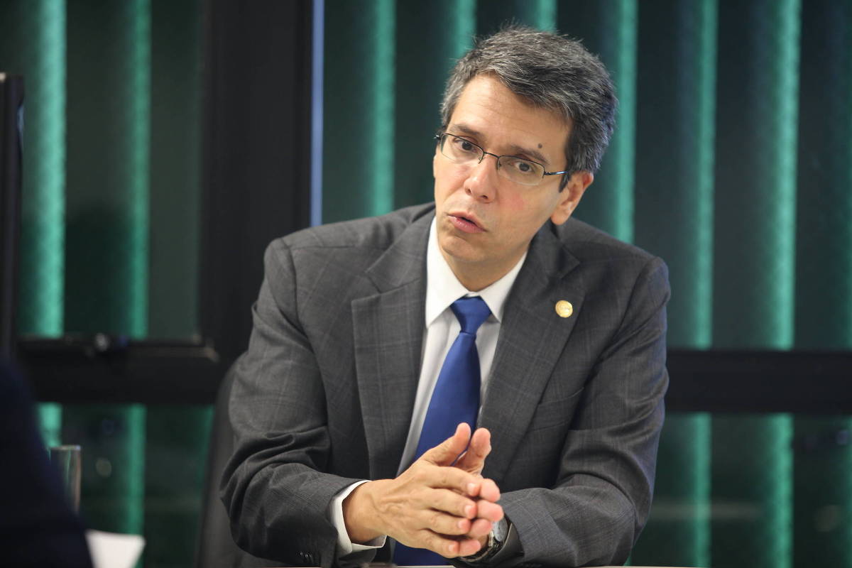 TRE-RJ amplia regra do TSE contra grupo paramilitar e barra candidato de 'milícia de gravata'