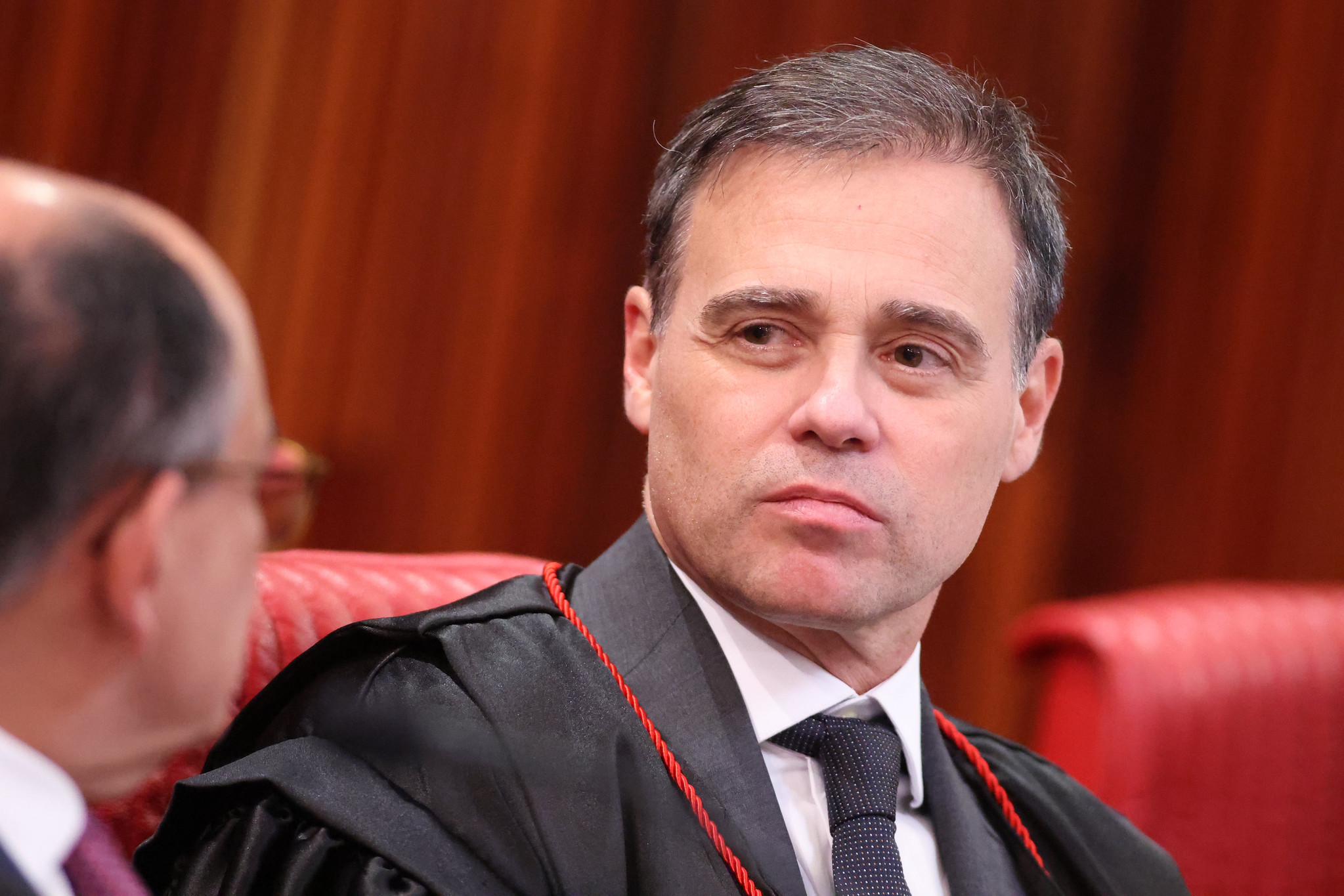 TSE afasta cassação de prefeito por abuso de jornalista contra adversário
