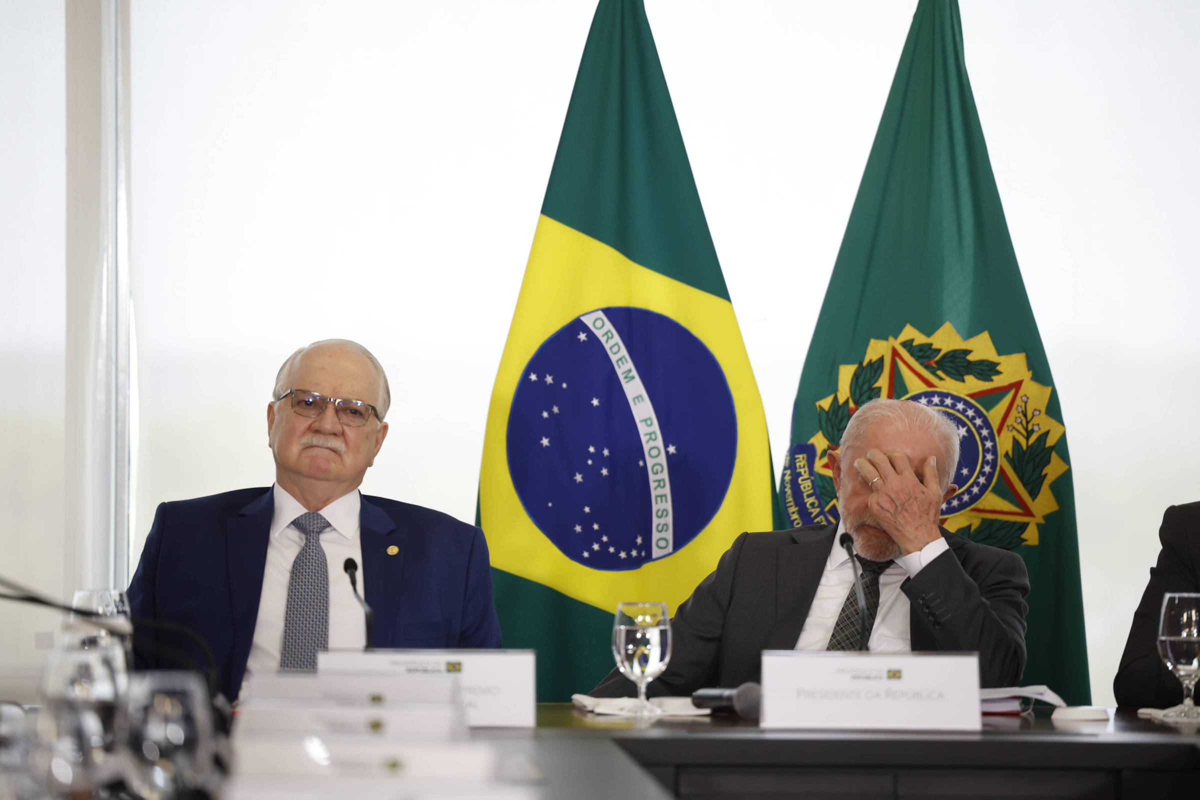Vista à distância, a corrida eleitoral brasileira é 'non sense'